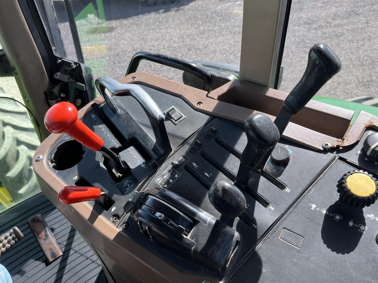 ./imagenes/INVOICE/2019/17576/TRACTOR JOHN DEERE 7800 (26).JPG